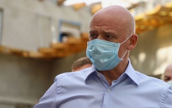 Мэра Одессы госпитализировали с коронавирусом