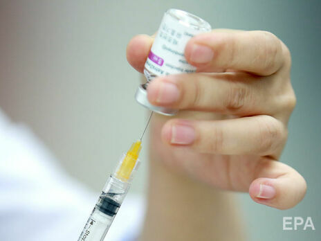 В Эстонии приостановили приоритетную вакцинацию чиновников от COVID-19 из-за задержки поставок вакцины