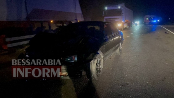 Авто сбило троих на пешеходном переходе в Одесской области, погибли женщина с ребенком