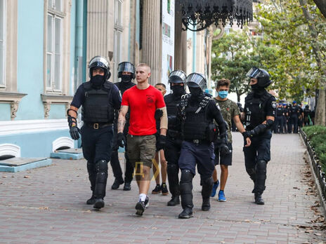 На ЛГБТ-марше в Одессе произошли столкновения, полиция сообщила о 51 задержанном