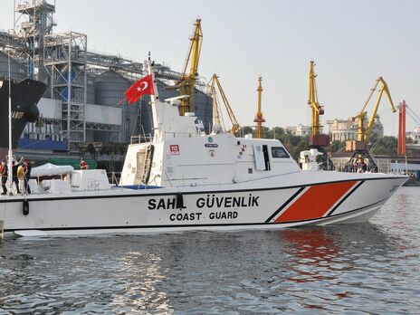 Катер береговой охраны Турции зашел в порт Одессы