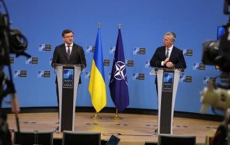     Вступление Украины в НАТО - Кулебу пригласили на встречу глав МИД    