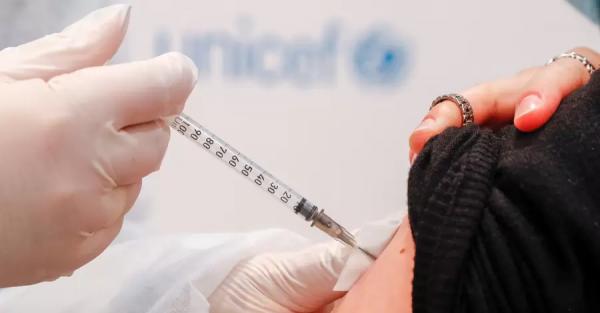 Центр анонимной вакцинации в Ужгороде: люди тайно делают прививки, а потом и дальше рассказывают про чипизацию - 